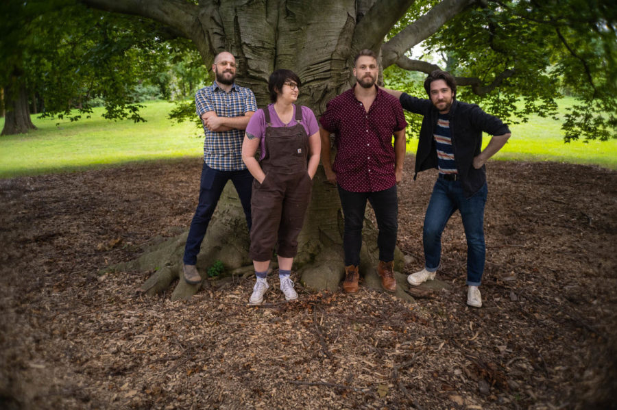 Frankie & His Fingers Announce New Album ‘Universal Hurt’ Out March 26