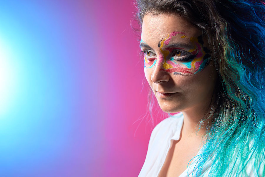 VIDEO PREMIERE: Rosk Channels Dark and Danceable 80s Synth Pop Swagger on “Art Collective”