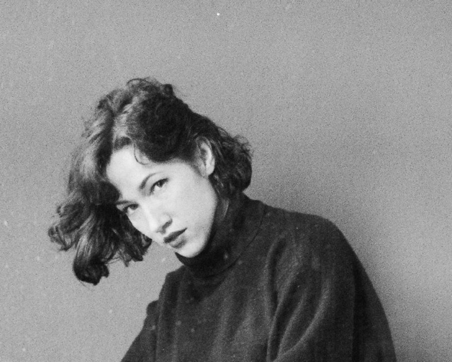 LISTEN: Eve Adams Creates Wonders With Whimsical & Intimate Folk On “Blues Look the Same”