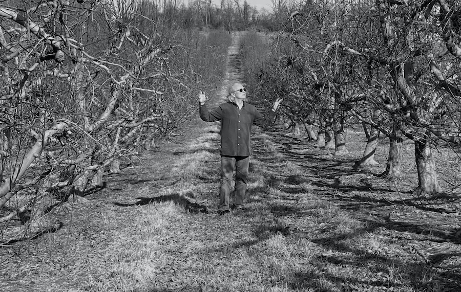 SONG PREMIERE/INTERVIEW: Arms of Kismet Blur Lines Between Anthem, Pop Song and Lullaby with “Potter’s Field”