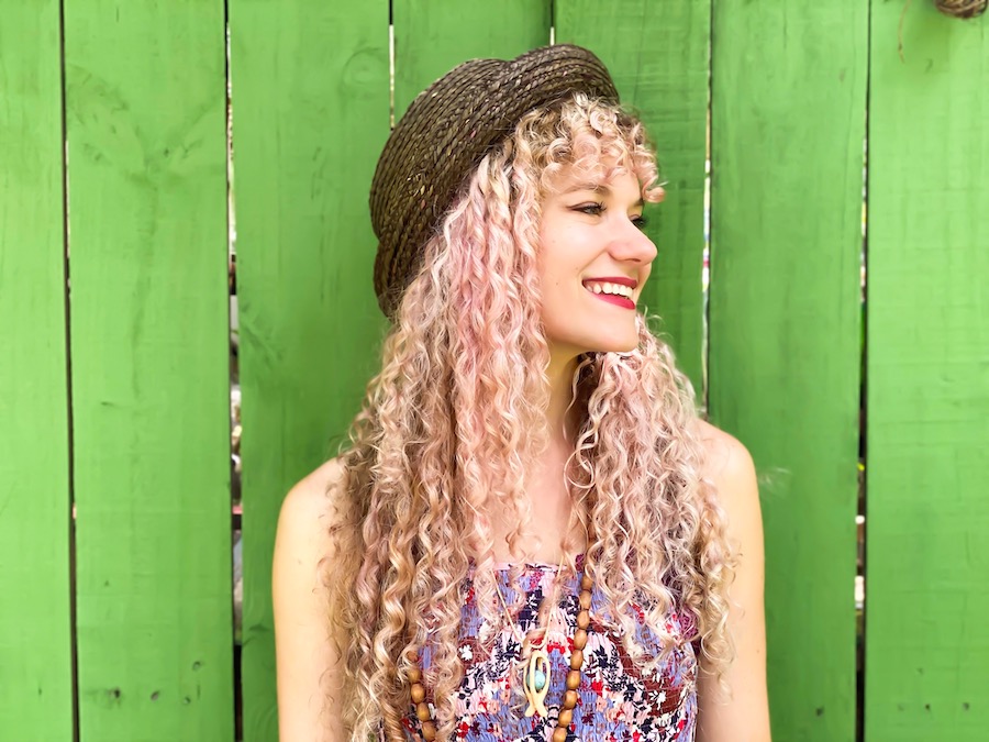 SONG PREMIERE/INTERVIEW: Melody Duncan Balances Enchanting Vocals and Whistling with Charming Folk Tune “Cardinal”