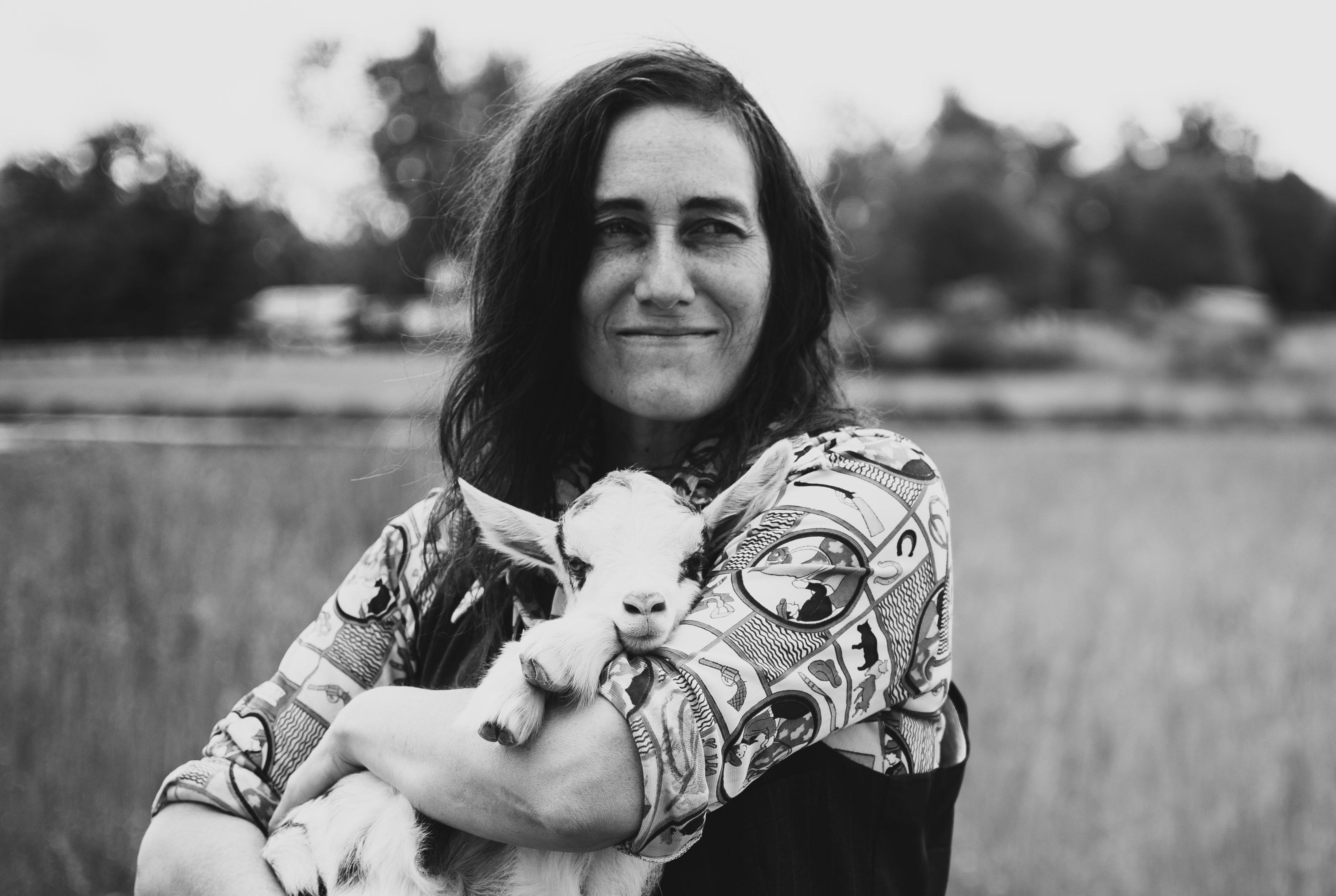 LISTEN: Melissa Carper Recalls Classic County Greats On Back When” & “I Almost Forgot About You” 