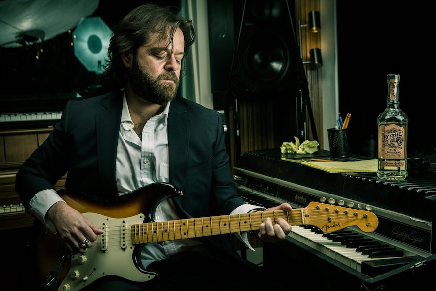 Mando Saenz’s Draws Pop, Folk and Psychedelia on Expansive ‘All My Shame’ (ALBUM REVIEW)