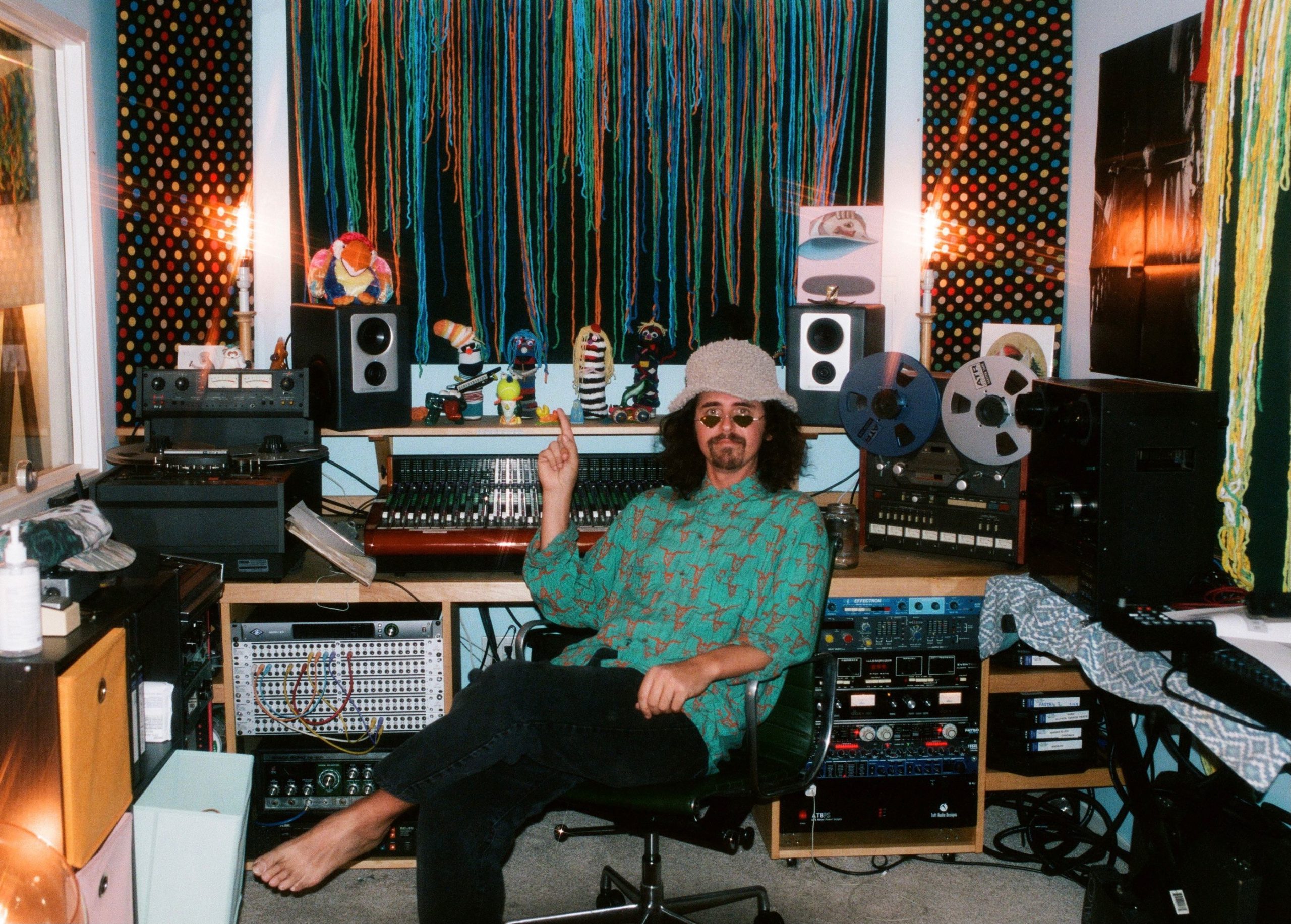 VIDEO PREMIERE: Jonny Kosmo Drops Comically Funky “Firefly” Video of New LP ‘Pastry’ Due 6/4