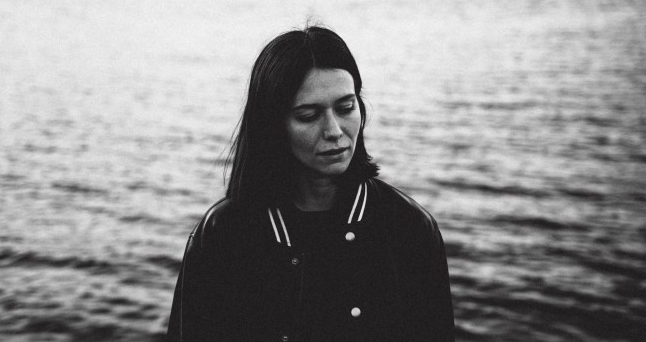 LISTEN: Ghostly Kisses Enchant With Sweeping “J’ai demandé à la lune”