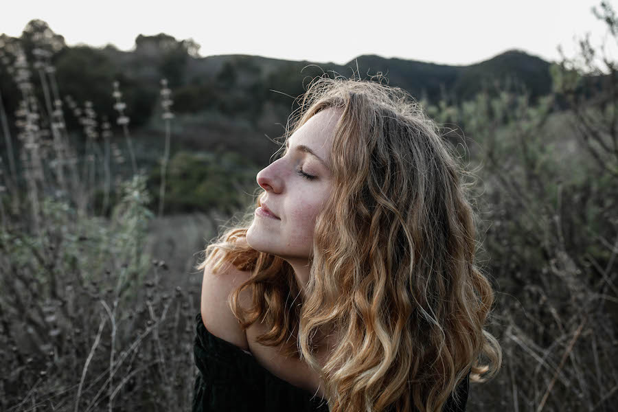 ALBUM PREMIERE: Sonja Midtune Revels in Nostalgia with Sweeping, Pop-laden Americana on ‘Dreams Melt Away’