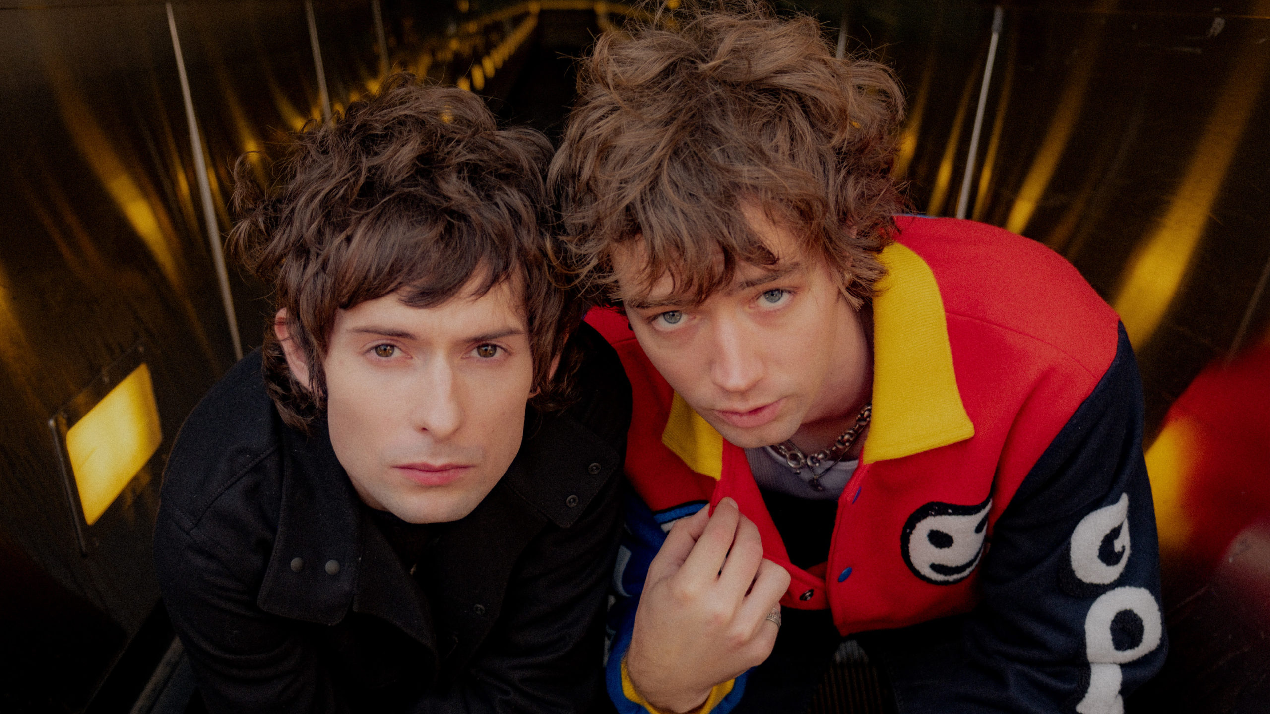 VIDEO PREMIERE: Warbly Jets Share Creative Process On Candid Walk Through Videos