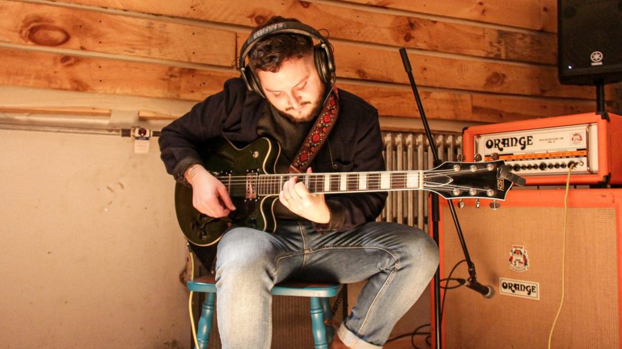 Sunny Indie Pop Artist Evan H. Clarke Shares Song Inspirations Of New LP ‘Nighthawk USA, Pt. 1’