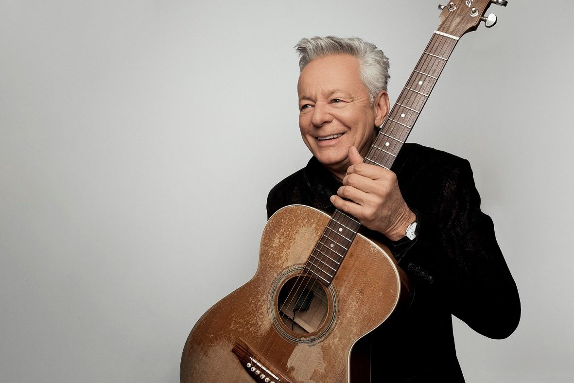 VIDEO PREMIERE: Tommy Emmanuel Delivers Smokin’ Take On Buck Owens’ Classic Instrumental “Raz-Ma-Taz Polka,”