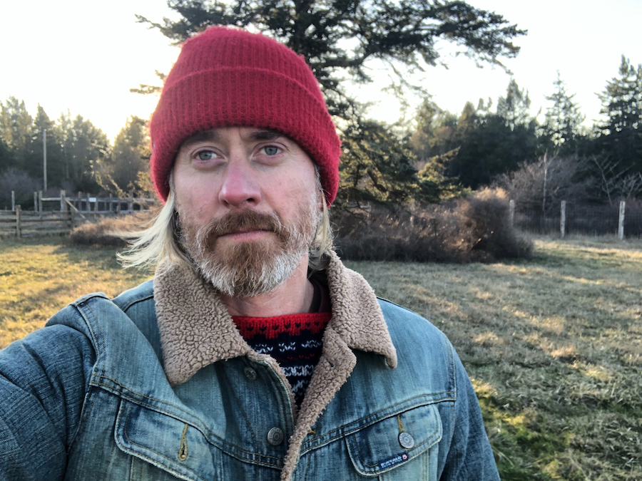 ALBUM PREMIERE: Derek Eisel Explores Love and Loss with Timeless Indie Folk Sounds on ‘Last Resort Fire Department’ EP