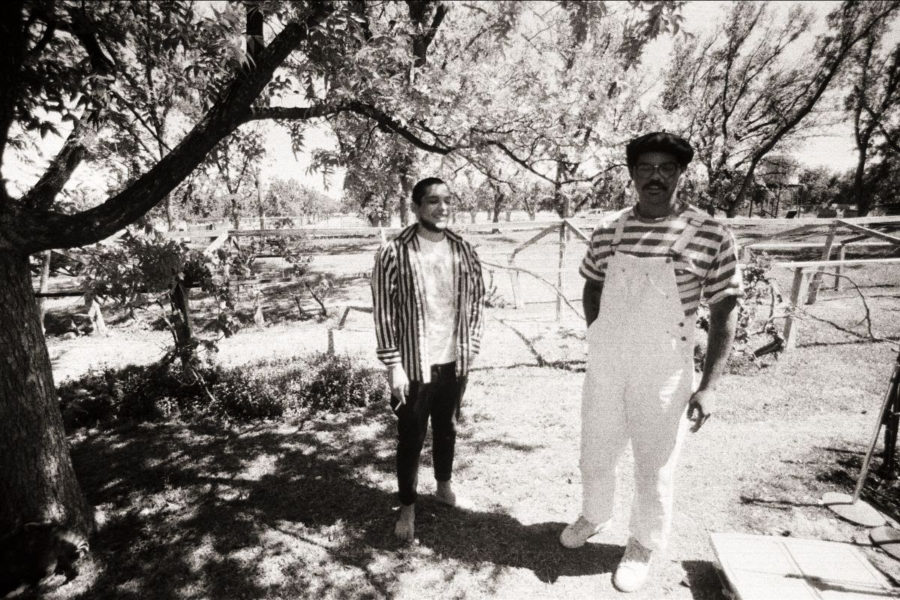 VIDEO PREMIERE: Tucson’s Los Esplifs Display Latinx Charm & Hooks On “Otro Pais”