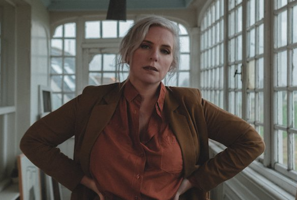 LISTEN: Nina Junes Offers Angelic & Soaring Vocals Via “World On Fire”