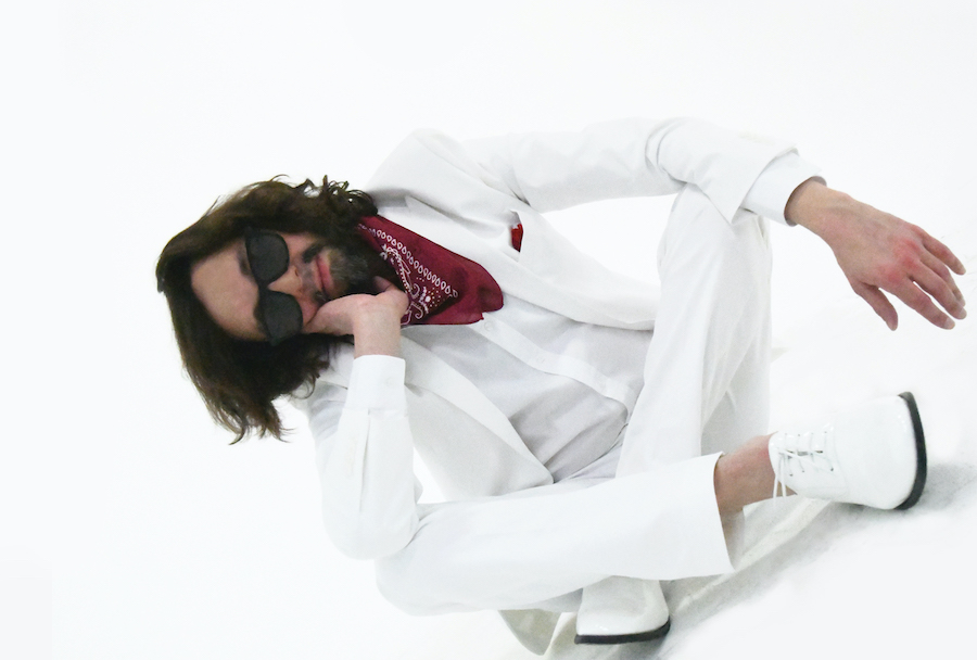 SONG PREMIERE: J Hacha De Zola Displays Dark and Slinky Crooning with “Lost Space”
