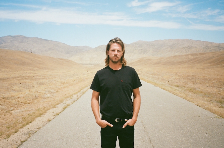 SONG PREMIERE: Eric Roebuck Delivers Hard-Hitting 70s Syle Blues Rock with “Need a Change”