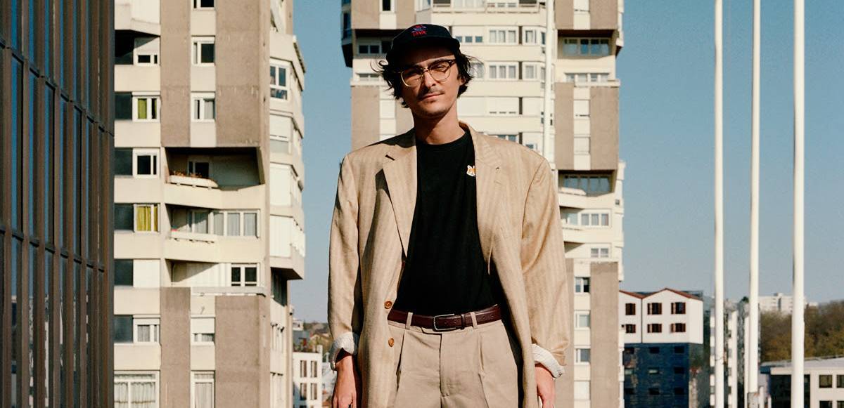 SONG/VIDEO PREMIERE: French Pop Prospector Alex Van Pelt Crushes DIY Indie Boundaries On ‘Broken Heart”