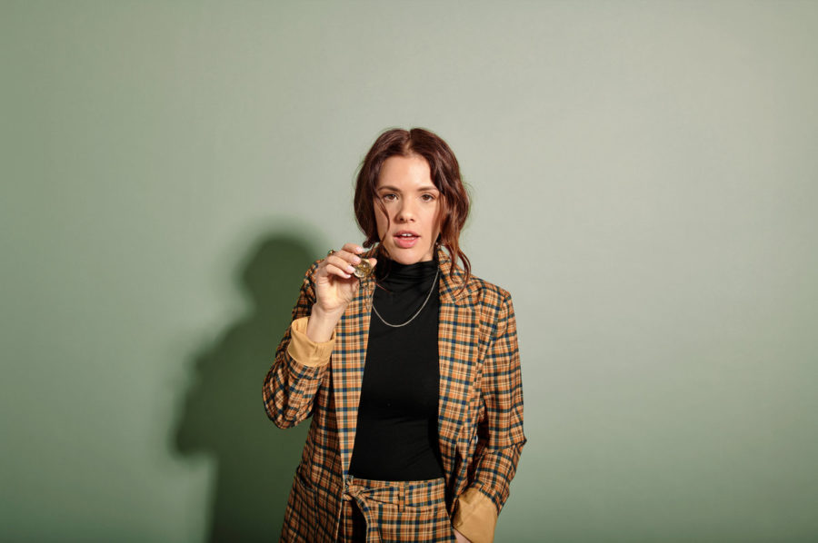 Kat Eaton Brings Seasoned Soul Sound to Debut LP ‘Talk to Me’ (ALBUM REVIEW)