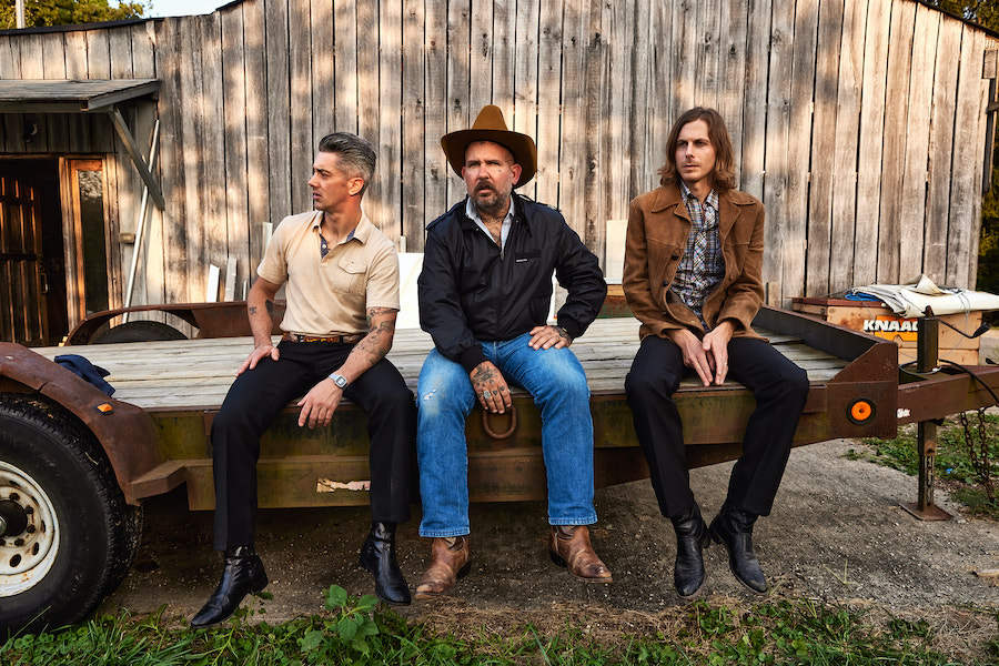 SONG PREMIERE: Jeremy Pinnell Hits with Galloping Country Rock Sound on “Nighttime Eagle”