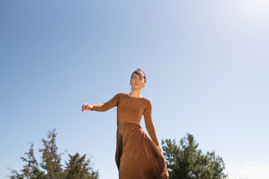 SONG PREMIERE: Alisa Amador Brings Jazzy Singer-Songwriter Touch Via Morning Anthem “Slow Down”