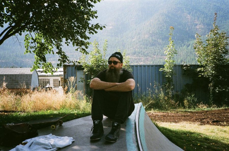 LISTEN: Icarus Phoenix Keeps It Hush & Rustic On “All The Same”
