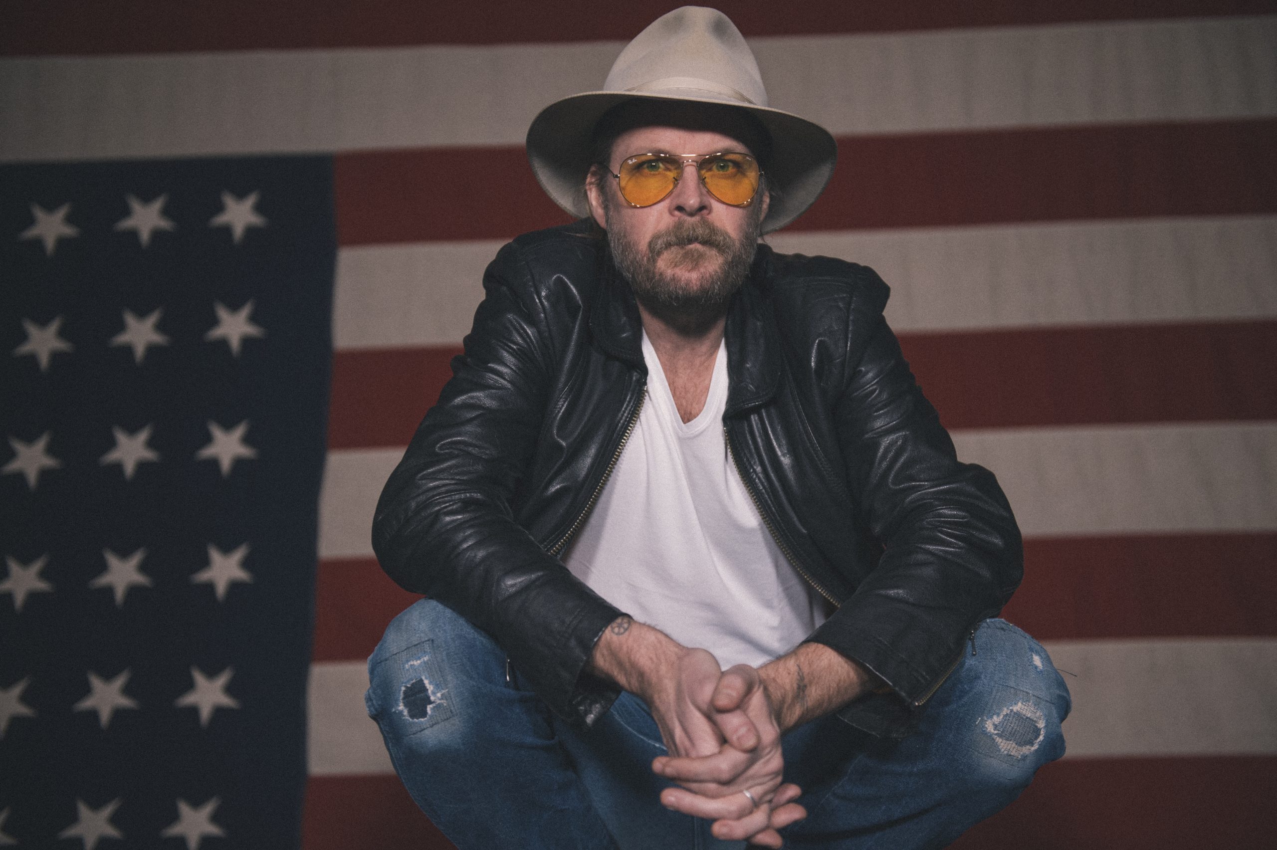 Hiss Golden Messenger Opens Up: M.C. Taylor Talks Reggae, Family & New LP ‘Quietly Blowing It’