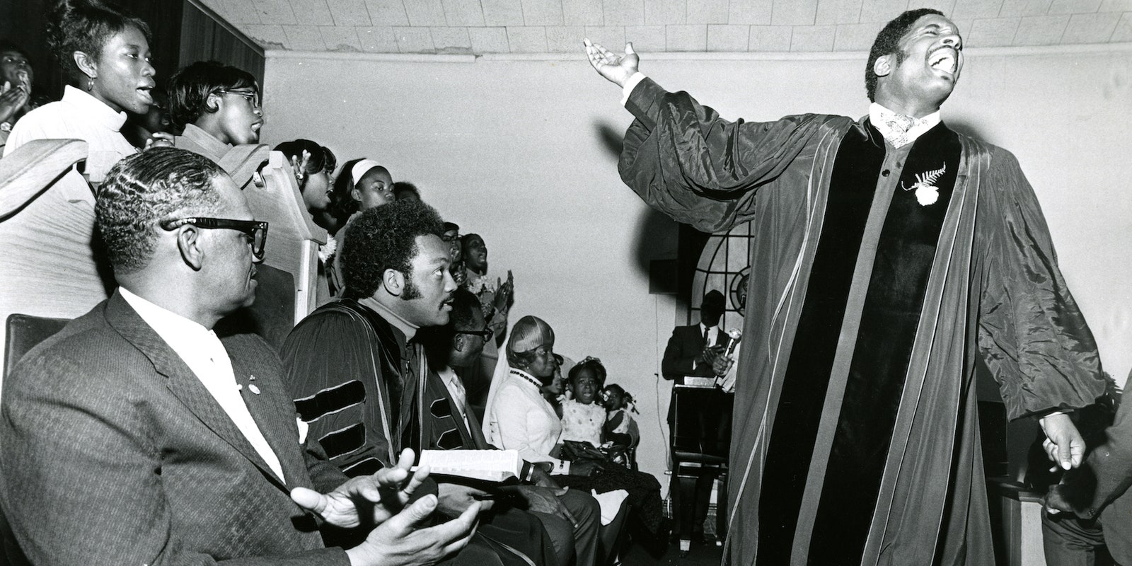 Pastor T.L. Barrett and his 45-piece Youth For Christ Choir ‘I Shall Wear A Crown’ Five Album Box Set Due