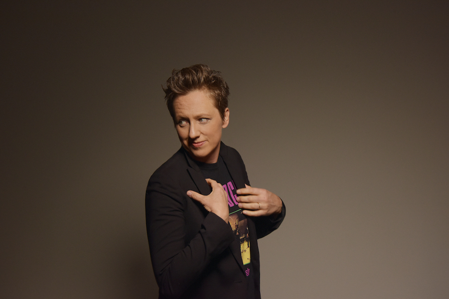 VIDEO PREMIERE: Ana Egge Explores Troubled Relationships with Dreamy and Soulful “Heartbroken Kind”