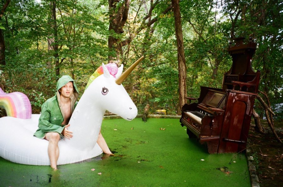 SONG PREMIERE: RⱯHM⚉ Discovers Downtempo Radiancy Via “That Kinda Dead Feeling On The Inside (yeah yeah)””