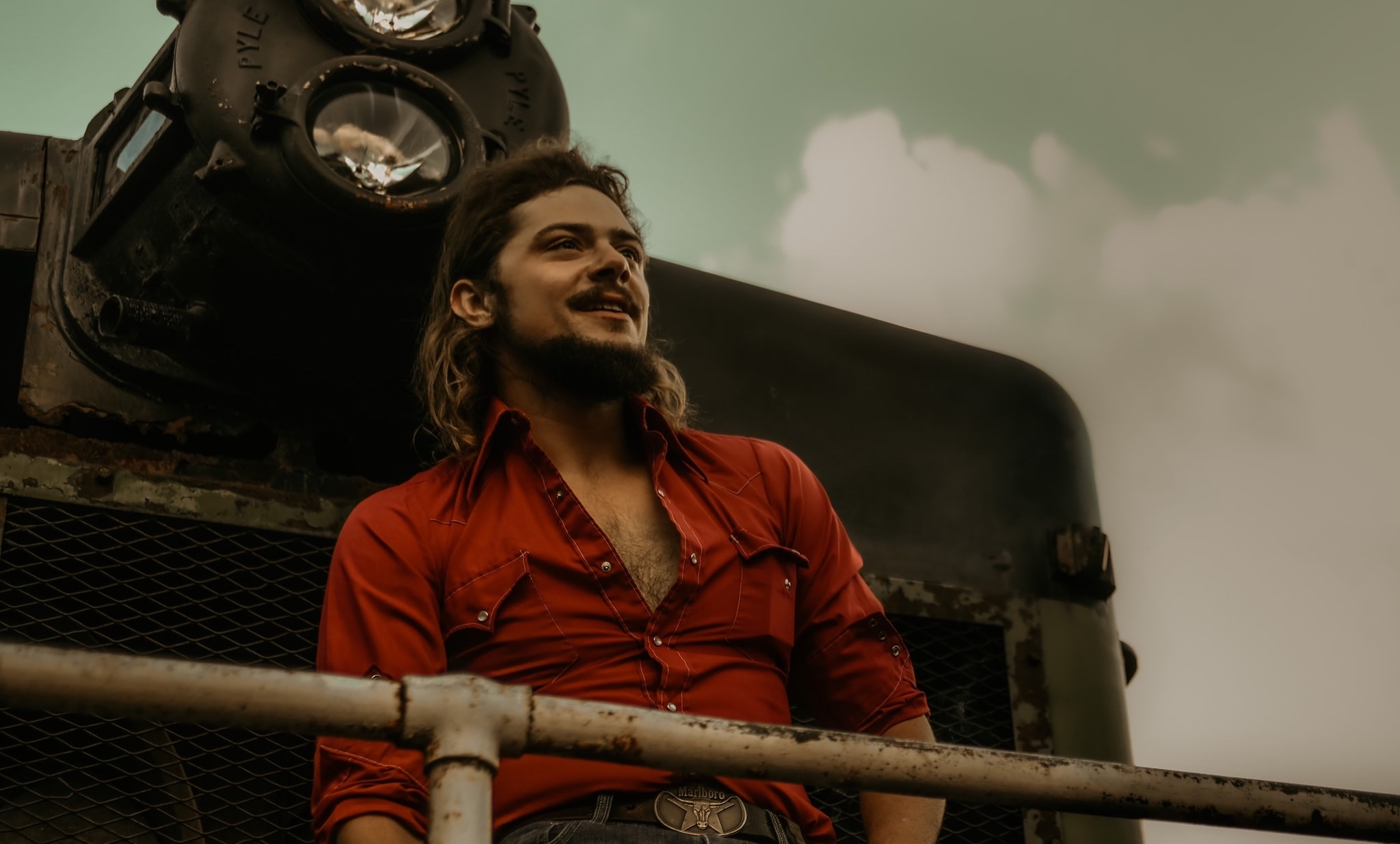 Erik Shicotte Talks Trains, Country Music, and New EP ‘Miss’ry Pacific’ (INTERVIEW)