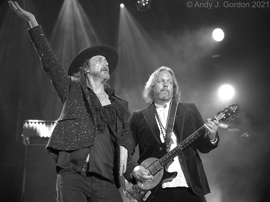 The Black Crowes Bring ‘Shake Your Money Maker Tour’ To Los Angeles’ Forum (SHOW REVIEW)