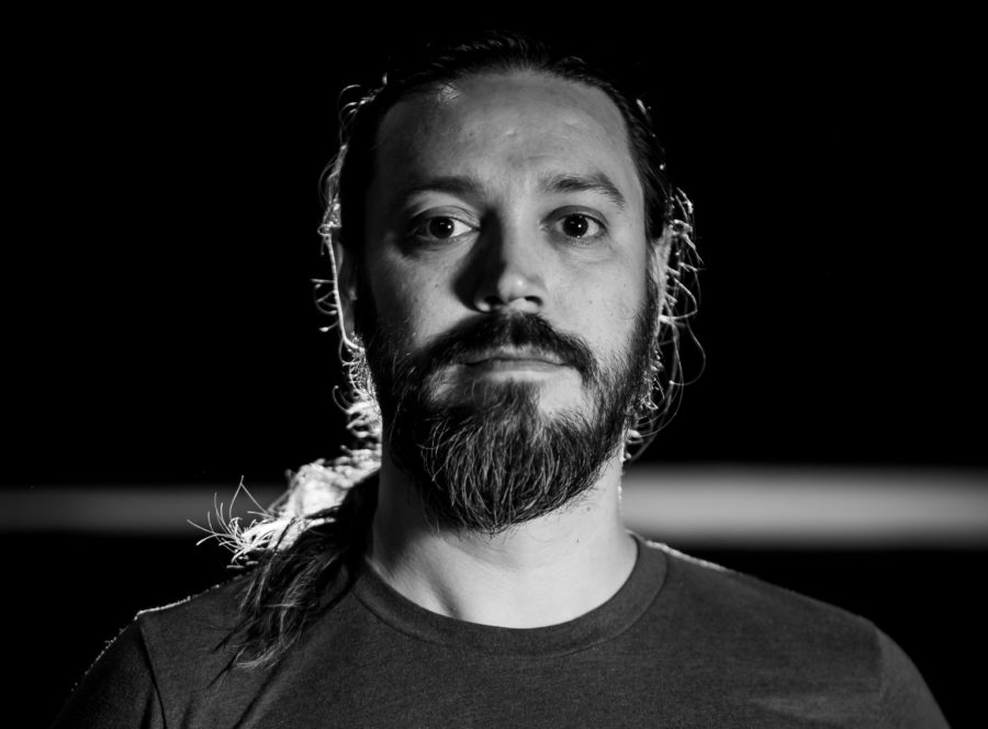 SONG PREMIERE: Seth Lee Jones Showcases Blues Prowess On “Movin Me (Way Too Fast)”