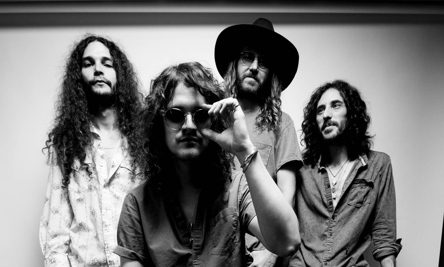 SONG PREMIERE: The Roomsounds Roar & Swagger With Punctuating “Lightning”