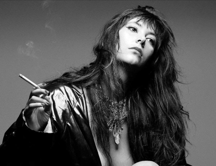 SONG PREMIERE: Julia Daigle (co-founder of Paupière) Drops Alluring Lush Synthscapes via “Sur la haute colline”