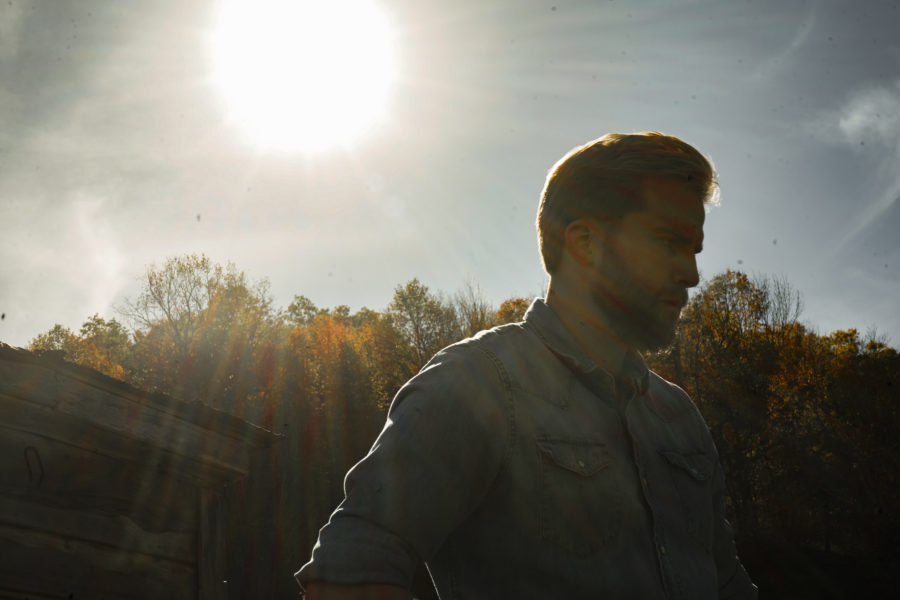 SONG PREMIERE/LP Announcement: Charles Wesley Godwin Displays Gravity & Grit On Buzzin’ “Lyin Low” Off ‘How the Mighty Fall’ LP