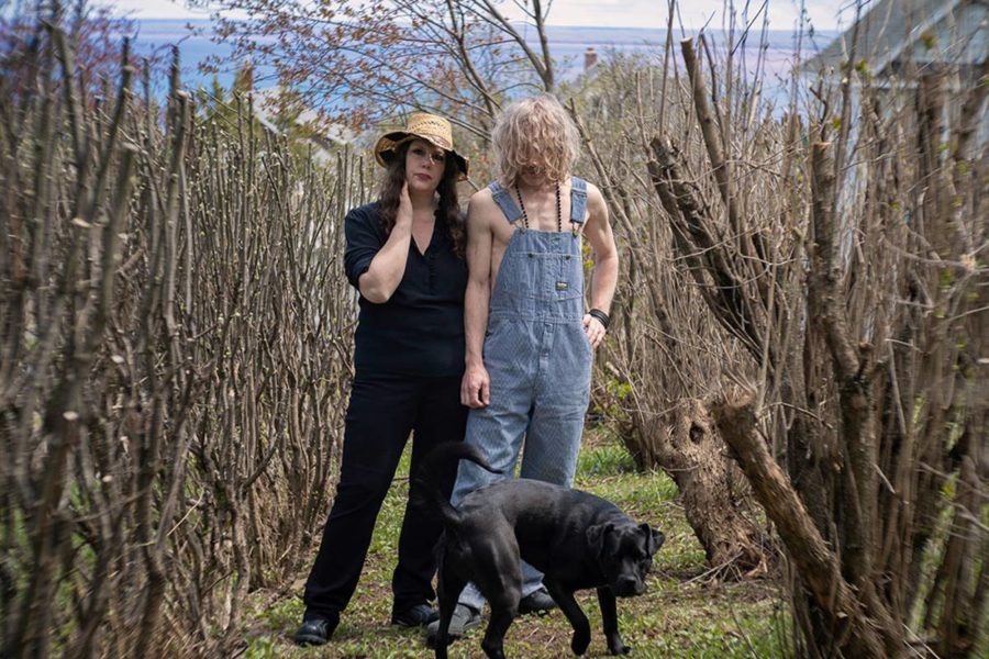 On ‘Hey What,’ Low Expands Breathe Of Its Slowcore Sound (ALBUM REVIEW)