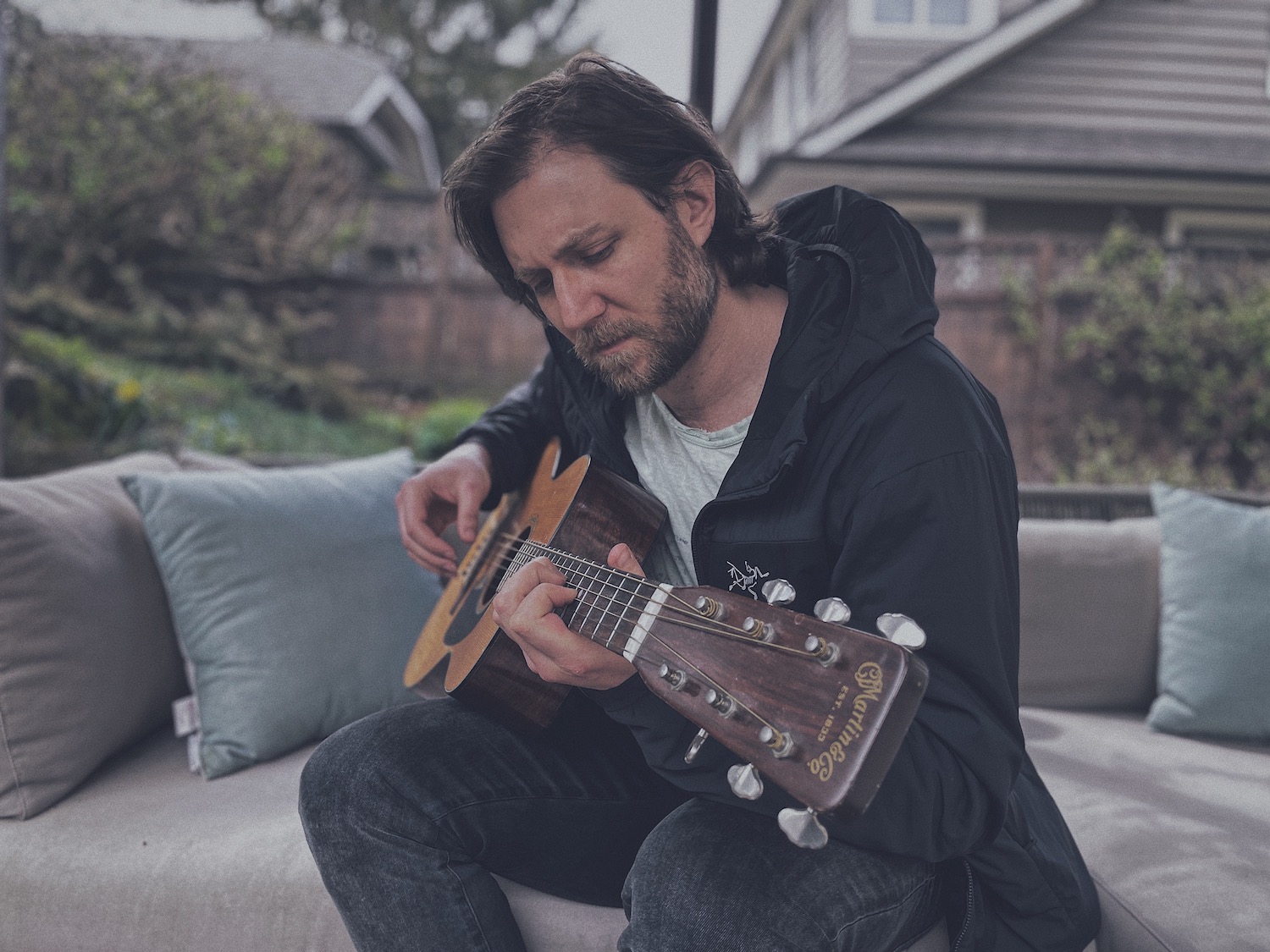 VIDEO PREMIERE: Eddie Berman Offers Lush Psych-folk Reflection with  “Broken English”