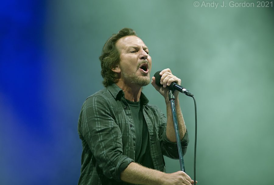WATCH: Eddie Vedder Pay Tribute To Mark Lanegan Last Night In Seattle Performance