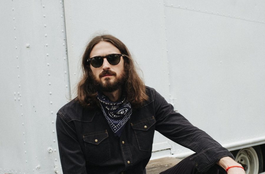 LISTEN: Sam Phelps Offers Blue Collar Twang On Bluesy “New York