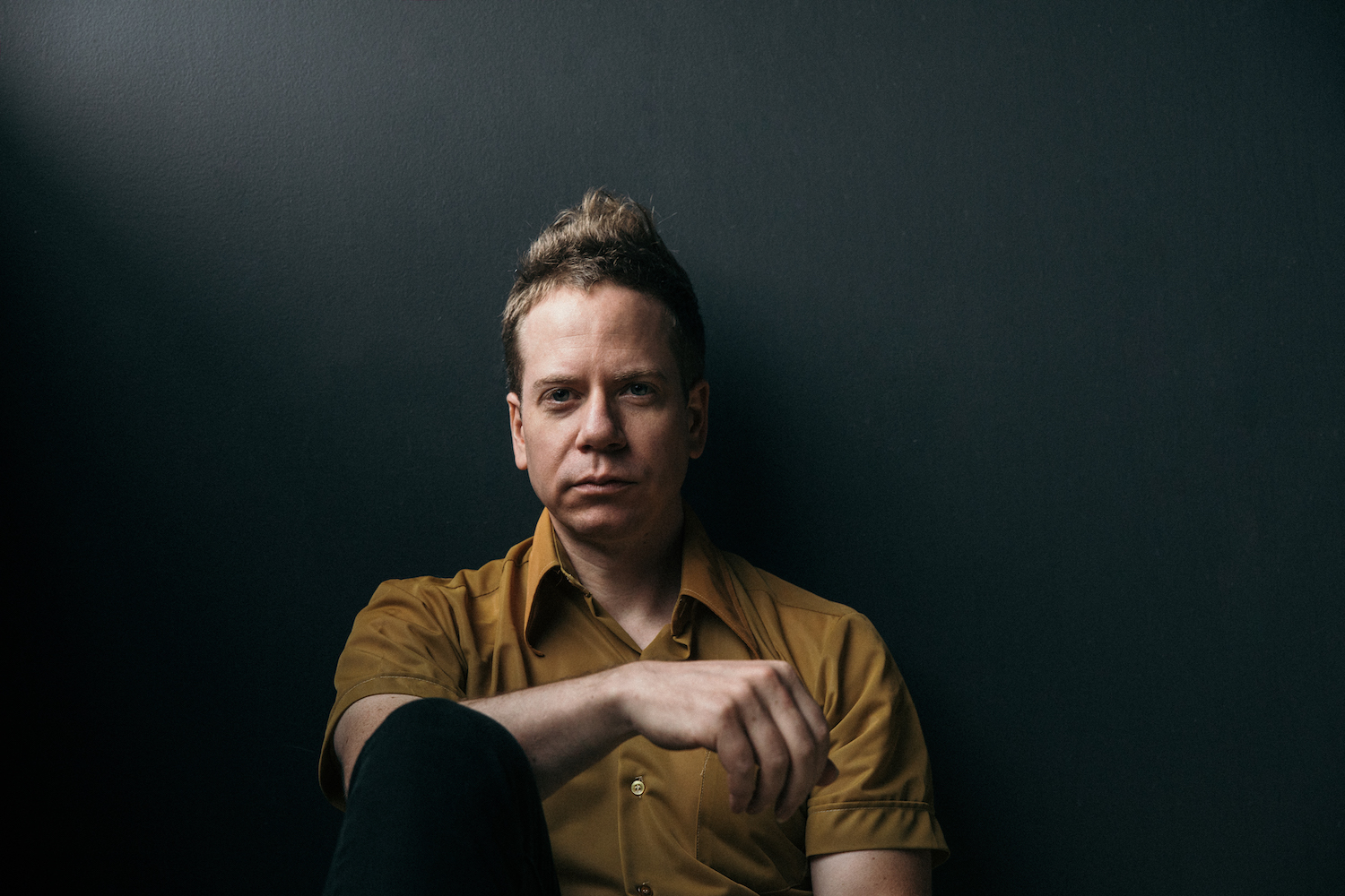 SONG PREMIERE: Brian Straw Channels Heartland Folk-rock on “Needle in the Creek”