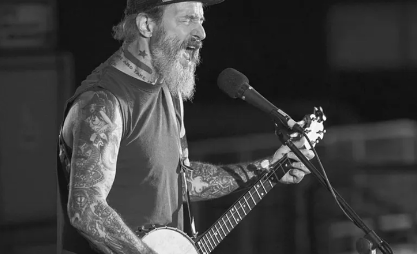 JD Pinkus and WhiskeyDick Bring Tried & True Dirty Rock Asheville’s Fleetwood Dive Bar (SHOW REVIEW)