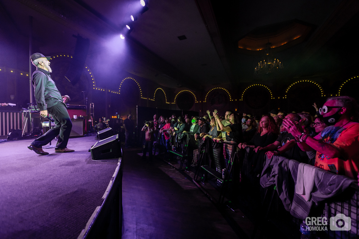 JJ Grey & Mofro Keep Swampy, Soulful Grooves Flowing in Portland, Oregon (SHOW REVIEW/PHOTOS)