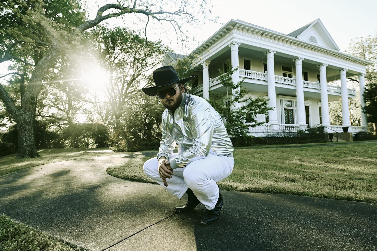 Paul Cauthen Takes Brash and Creative Approach to Country Music on ‘Country Coming Down’ (ALBUM REVIEW)
