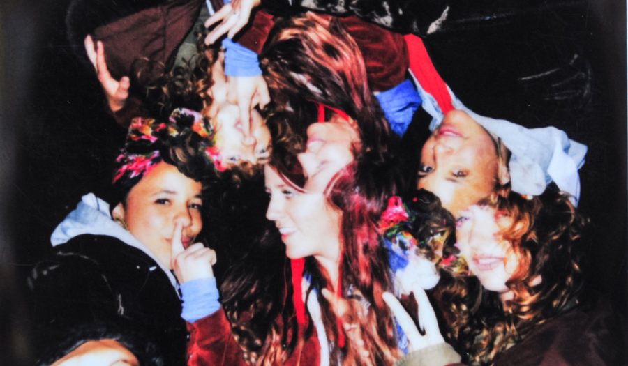 LISTEN: Rainbow Girls Unearth Lush Three Part Harmony Folk Via “Doesn’t Make Any Sense”