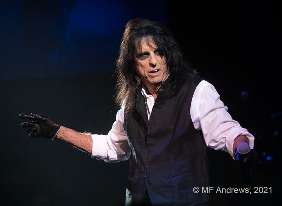 Alice Cooper’s Christmas Pudding Rocks Out With Ace Frehley, Orianthi, Ed Rowland, Felix Cavaliere & More (SHOW REVIEW/PHOTOS)
