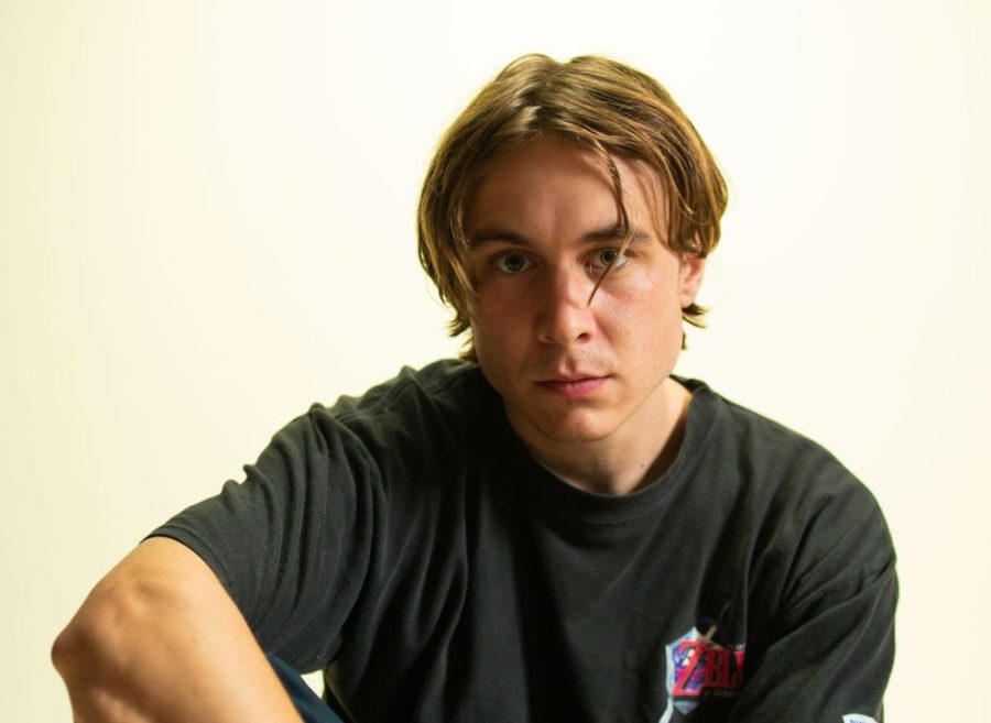 SONG PREMIERE: Guy Blue Drops Riveting Guitar, Drums & Samples Patchwork Via “No Vision”