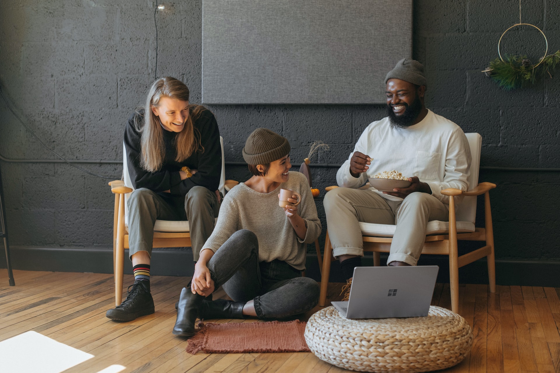 Online Activities to Enjoy with Friends in the UK