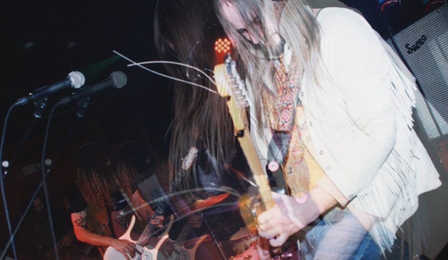 SONG PREMIERE: El Perro (Parker Griggs of Radio Moscow) Blazes Heady Mix of Funk, Soul and Psych-rock on  “Breaking Free”