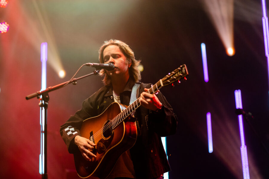 Billy Strings Tackles Grateful Dead and More Gems  at Capitol Theatre in Port Chester, NY (PHOTOS/SETLIST)