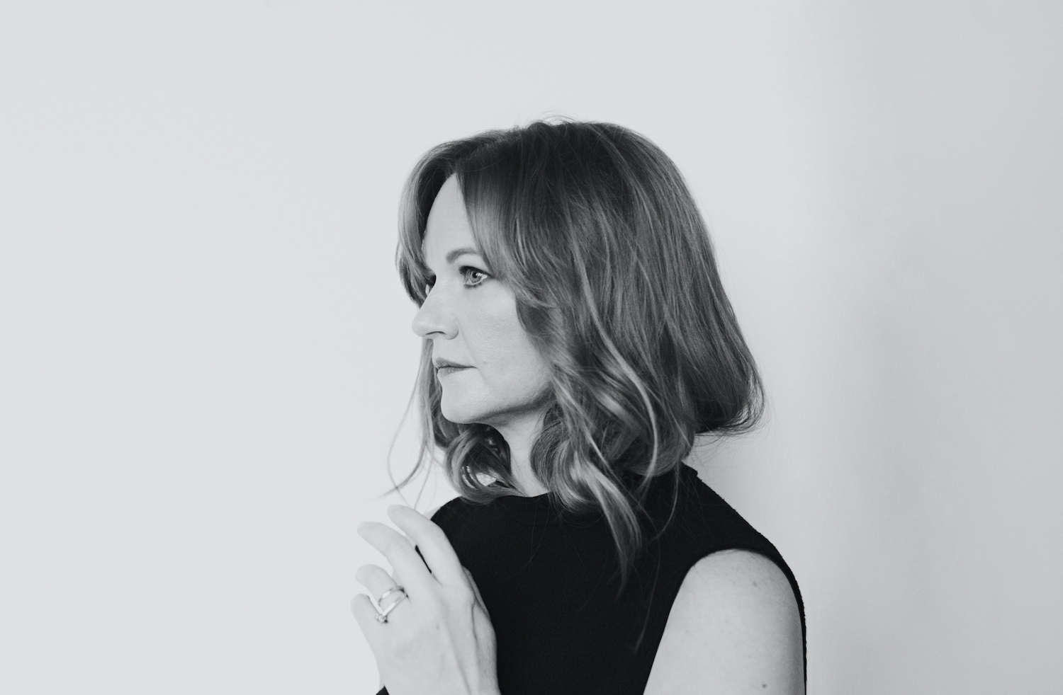 VIDEO PREMIERE: Angie Goeke Sips on Inner Strength with Rollicking Americana-rocker  “Whiskey In a Teacup”