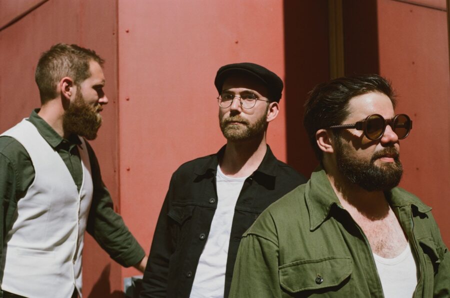 SONG PREMIERE: Parisian Band Gunwood Exhibit Pastoral Folk Wonderment Via “Good Night Song” From ‘Dream Boat Session #3’