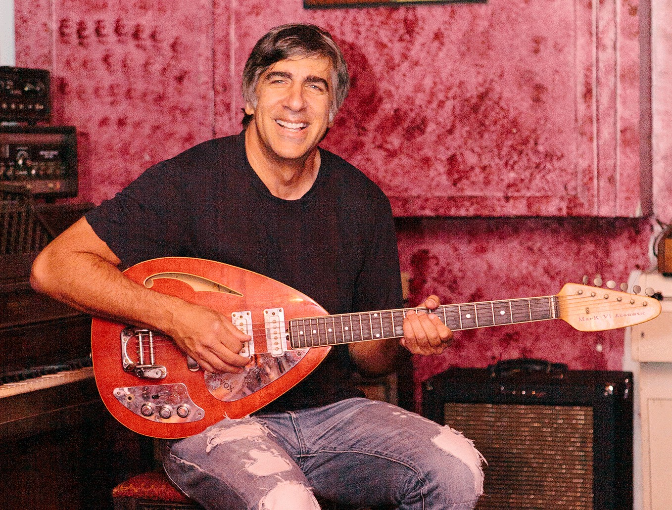 SONG PREMIERE: Seth Swirsky Drops Striking Power Pop Anthem “Sunny Day”